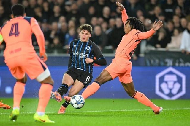 تساوی پرحادثه بارسا در بلژیک/ پیروزیهای پرگل برای سیتی و اینتر