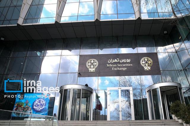 اصلاح اخیر بورس طبیعی است/ شاخص پس از فتح سقف تاریخی، در حال تصمیمسازی