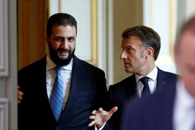 درخواست ماکرون از الجولانی برای پیوستن به ائتلاف ضد داعش