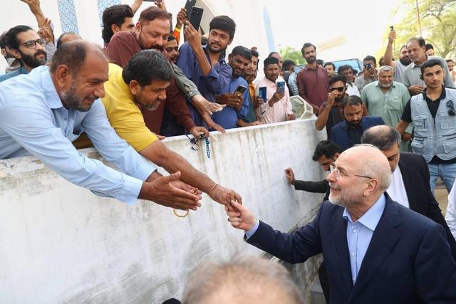 حضور دکتر قالیباف در نماز جمعه مسجد یثرب شهر کراچی پاکستان