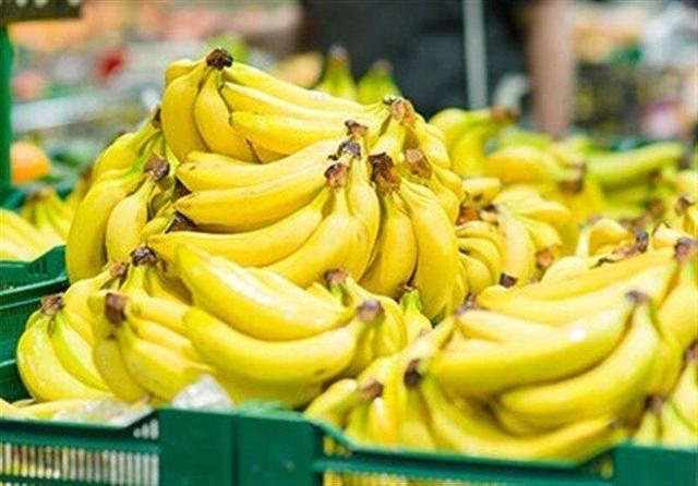 قیمت موز باید بسیار پایینتر باشد/ رانت واردات موز در قبال صادرات سیب!