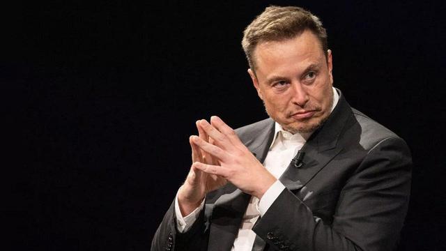 مالکان این خودروها، میتوانند پشت فرمان پیامک بزنند و رانندگی کنند!