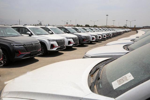 تعرفه واردات خودرو چه تغییری کرد؟ | تعرفه واردات این نوع خودروها کمتر است