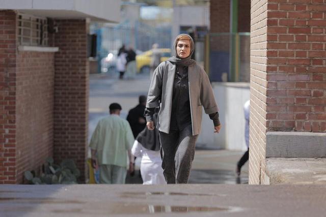 هادی حجازی فر، الناز ملک و مهران غفوریان در «کلاغ» مهدویان