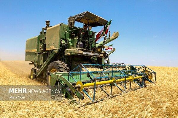 رضاقلیزاده: بیش از ۶ میلیون لیتر سوخت بین کشاورزان شیروان توزیع شد