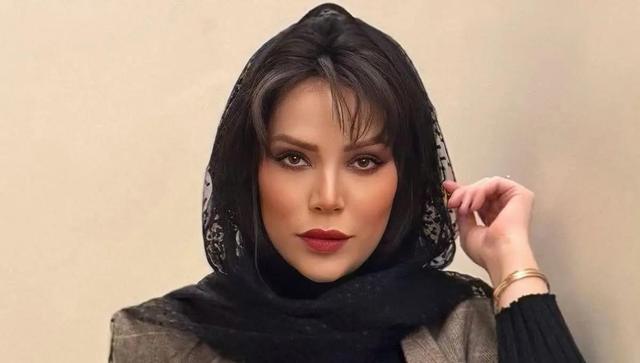 بازیگر «سووشون» و «بامداد خمار» با پوشش شیک و کرم روشن در کنسرت احسان نیزن (عکس)