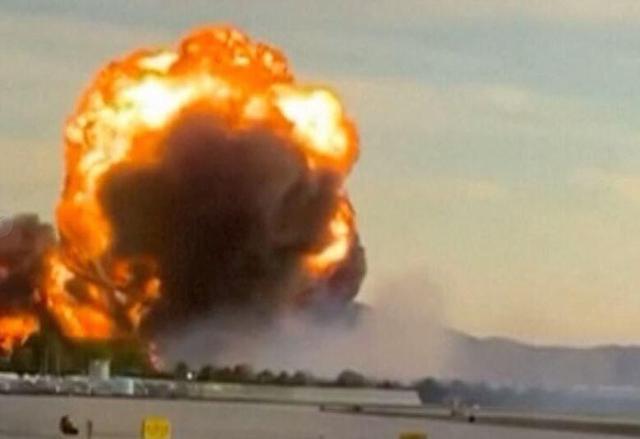 شمار کشتههای حادثه سقوط هواپیمای باری در آمریکا به ۱۴ نفر رسید