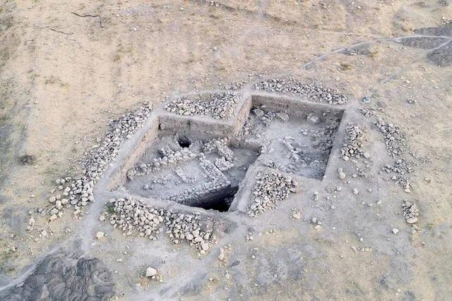 کشف بنایی ۵۰۰۰ ساله در دامنه زاگرس که راز نخستین تمدن بشری را فاش میکند