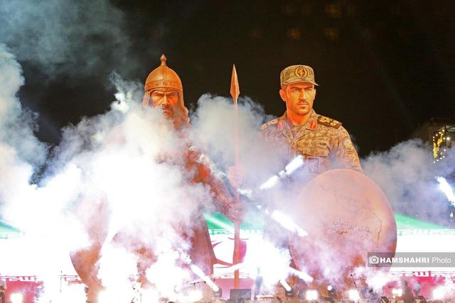 والرین در میدان انقلاب مقابل اقتدار ایرانیان زانو زد