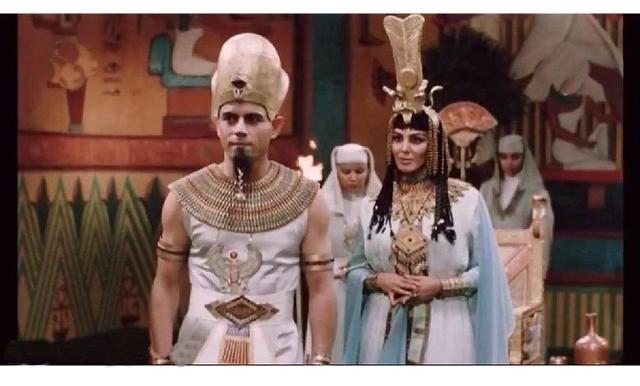 مقایسه جالب چهره اصلی بانو نفرتیتی با بازیگر زن سریال یوسف پیامبر | تصویر اصلی او را ببیند