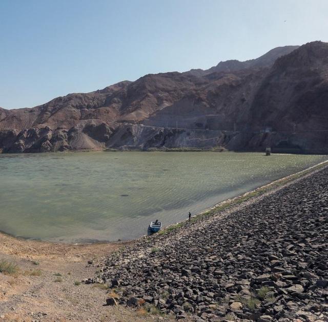 کم آبی شدید در سد سیاهو (عکس)