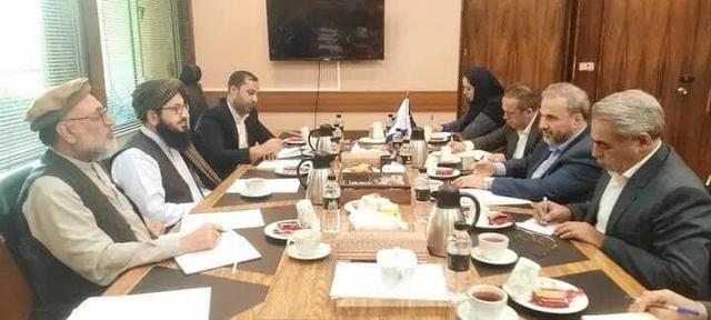 لزوم صدور گذرنامه الکترونیک برای تمام اتباع افغانستانی ساکن در ایران/ کنترل مرزهای مشترک برای جلوگیری از تردد غیر مجاز اتباع