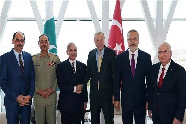 اردوغان بر ضرورت حفظ آتشبس میان پاکستان و افغانستان تأکید کرد