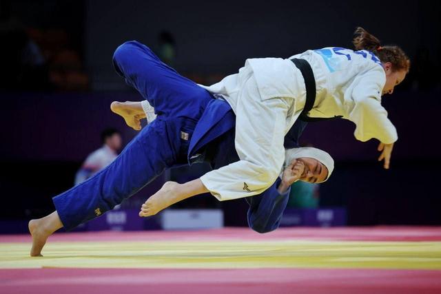 پیروزی بربط مقابل حریفی از قرقیزستان