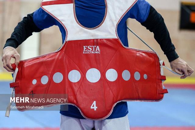 دختران هرمزگانی ۱۲ مدال رنگارنگ تکواندو کسب کردند