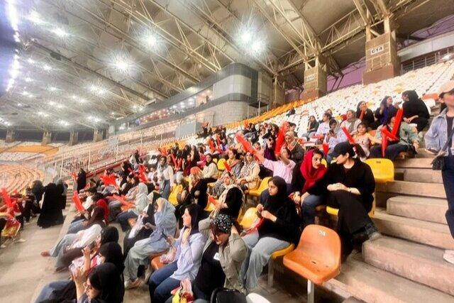 مجوز حضور بانوان در استادیوم تختی آبادان صادر شد