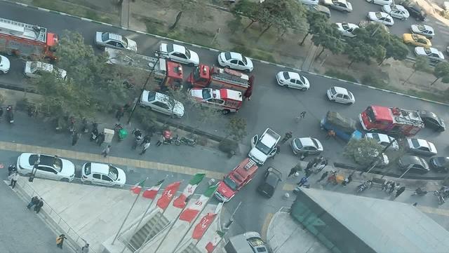 آتشسوزی برج تجاری در مشهد مهار شد