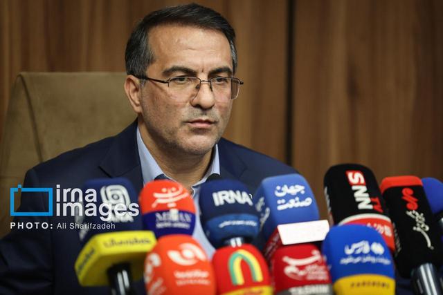 رفیع زاده: کاهش نیروی انسانی ۱۵ درصدی قابل انجام نیست