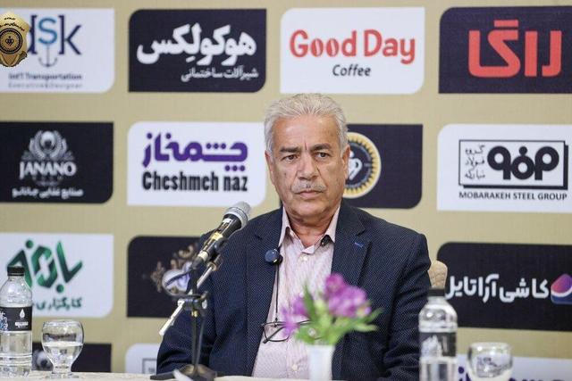 اسطورهها پایههای سپاهانِ پرافتخار را بنا نهادند/ امیدوارم سپاهان دوباره روزهای طلایی خود را تجربه کند