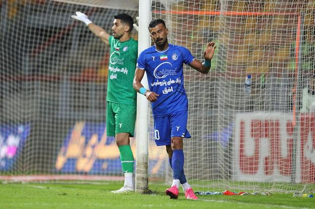 کاپیتان: می خواهم به استقلال برگردم | حسینی مهم ترین انتقال زمستانی آبی ها