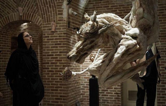 مجسمهساز پیشکسوت: «تجسم بیزمان»، جای خالی بینال مجسمهسازی را پر کرد