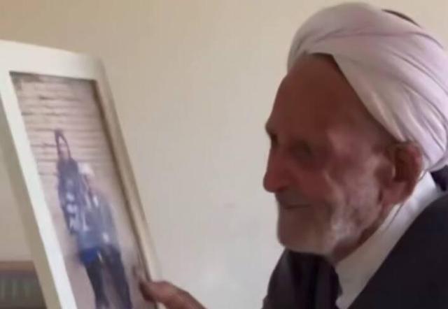 فیلم/ پدربزرگ نیشابوری در ۹۰ سالگی به آرزوی دیرینهاش رسید