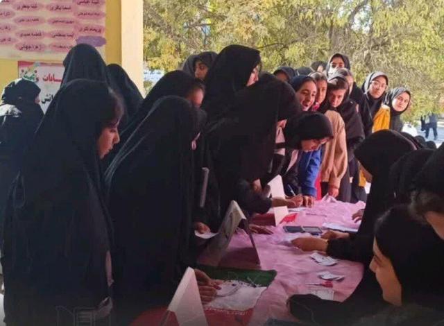 رقابت ۱۵ هزار نفر برای کسب کرسیهای شورای دانشآموزی سمنان