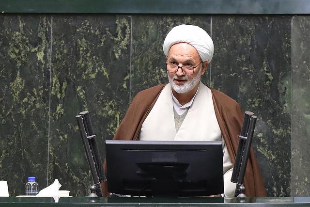 نماینده قم توئیت خبرنگار آمریکایی را با توضیحی منتشر کرد/ دیالوگنویسی روانبخش برای جولانی و ترامپ