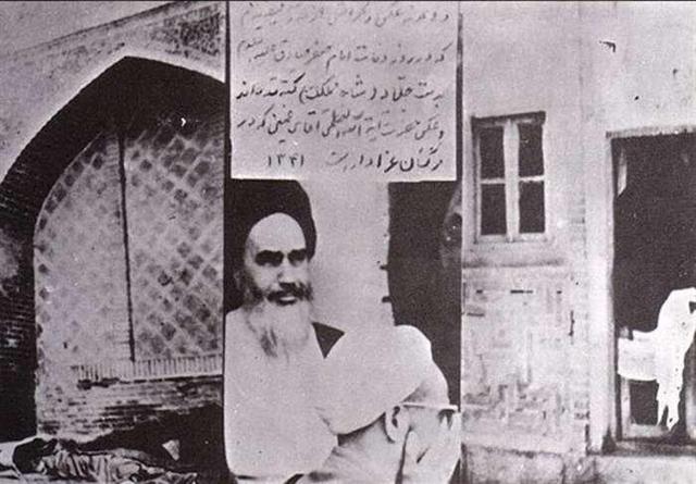 غارت کتابخانه امام و سکوت آقایان گلپایگانی و شریعتمداری!