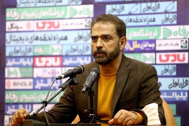 ببینید | فیروز کریمی، خواننده مورد علاقهاش را لو داد