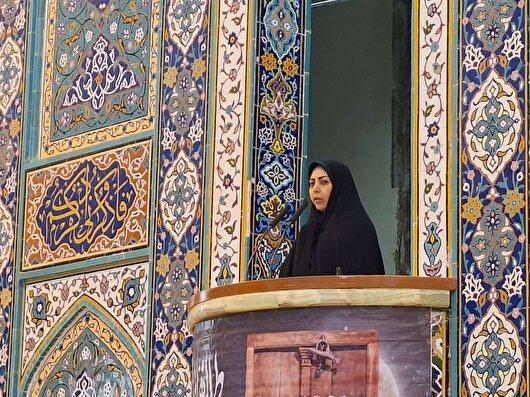 فعالیت نخستین کتابخانه سیار ایلام در ۷ نقطه محروم استان/بدون توجه و تمرکز به کتابخانههای عمومی، تحقق اهداف فرهنگی کشور امکان پذیر نیست