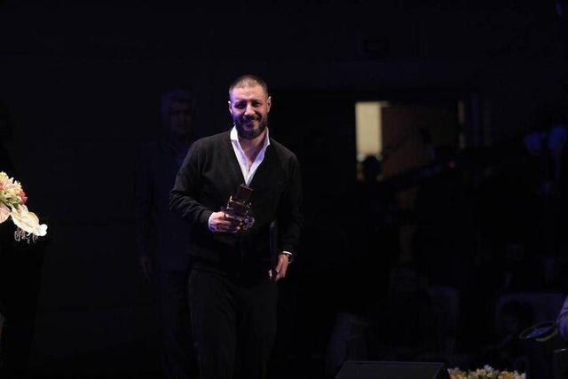 تجلیل از جمشید هاشمپور / جوایز فیلم شهر در دستان جواد عزتی و آزاده صمدی