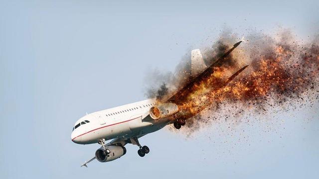 ببینید | سرنگونی هواپیمایی توسط جنگنده اف-۱۶ ونزوئلا