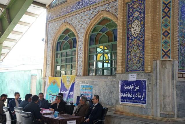 میز خدمت حقوقی در مسجد جامع کرمانشاه؛ جلوهای از عزم دستگاه قضایی برای تقویت صلح و سازش
