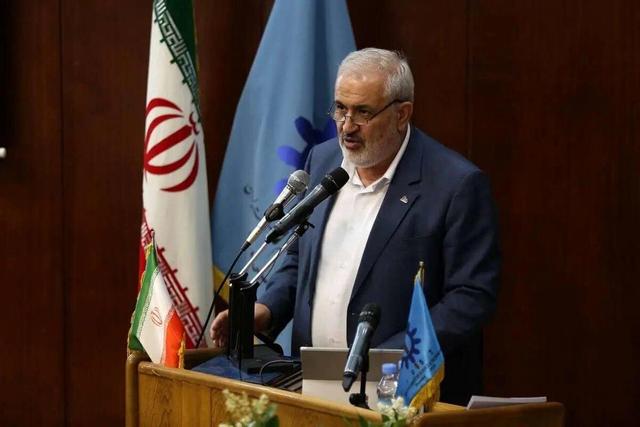 وزیر نیرو: انتقال آب خلیجفارس به تهران صرفه اقتصادی ندارد