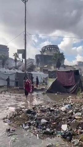 چادرهای غزه زیر باران؛ کودکان در سرما میلرزند