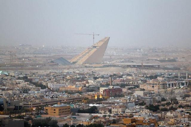 عقب نشینی عربستان از دستمزدهای گزاف برای نیروی کار خارجی