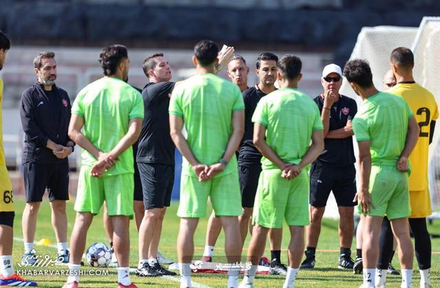 اوسمار دوباره تمرین را تعطیل کرد؛ ۲ پرسپولیسی حق استراحت ندارند