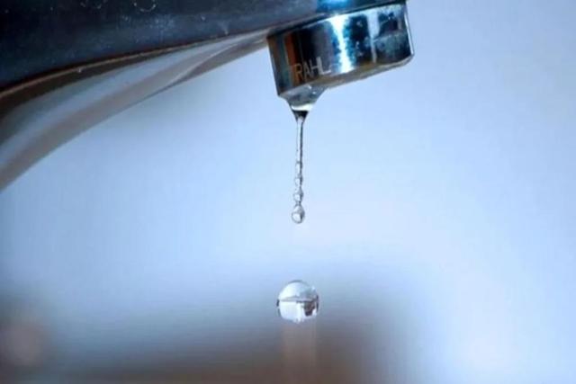 حتی یک لیوان آب را نباید هدر داد