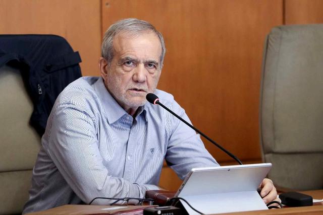 پزشکیان: تسلط سقاب اصفهانی روی راهحل ناترازی انرژی جامعتر از بقیه بود