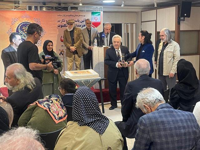 داریوش ارجمند: در برابر شایعاتی همچون جنازههای سد کرج هوشیار باشیم