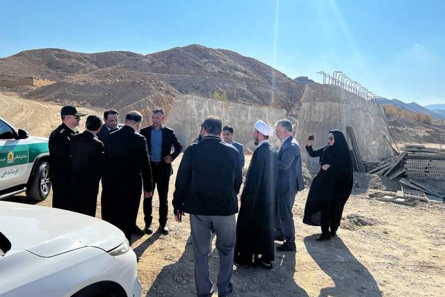 رئیس سازمان مدیریت و برنامهریزی استان از طرحهای عمرانی کاخک و روستاهای اقماری بازدید کرد
