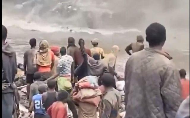 لحظه کشتهشدن دلخراش ۸۰ نفر بخاطر زلزله! +ویدیو