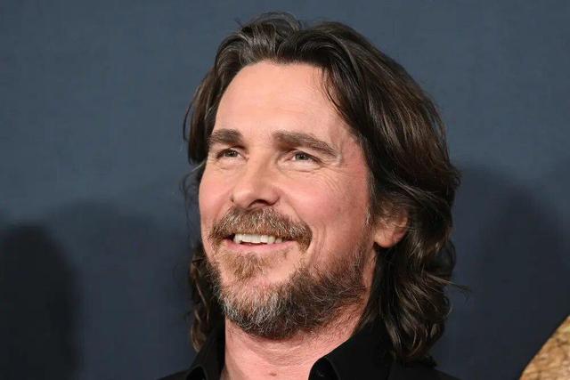 کریستین بیل در آستانه ورود به «مخمصه»