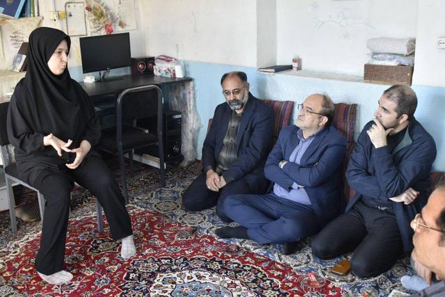 کتابخوانی فراتر از محدودیتها؛ تجلیل از «زهرا محمدزاده» در هرزند جدید