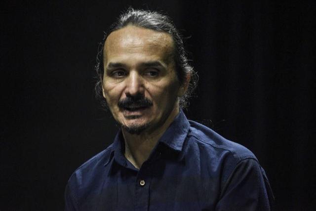 منتقدی که بعد از ۱۰ سال دوباره کارگردانی میکند/ «زنی که فقط سیگار میکشد» از ۶ آذر میآید