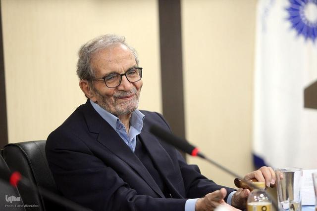 استاد نجفقلی حبیبی: امروز باید در دانشکدههای طب سنتی سواد خواندن «قانون» پیدا شود