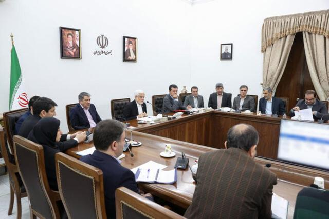 عارف: نباید درهای حضور اساتید و دانشجویان ایرانی در مجامع دانشگاهی بینالملل را ببندیم