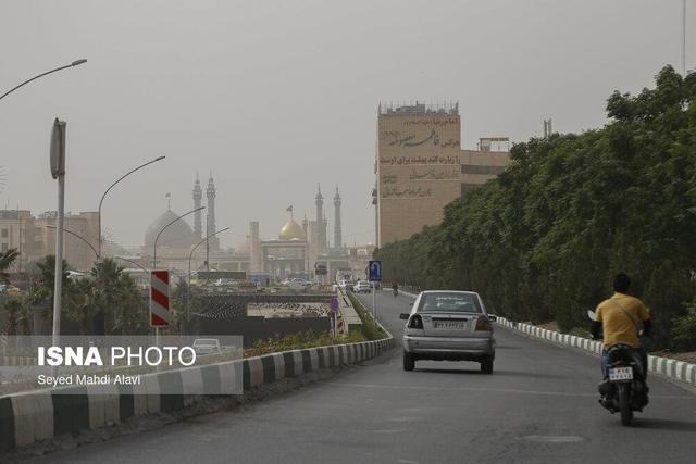 وضعیت هوای قم و قنوات در شرایط ناسالم برای همه گروهها