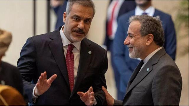 رادیو فرانسه: خط آهن ایران و ترکیه تجارت جهانی را متحول میکند